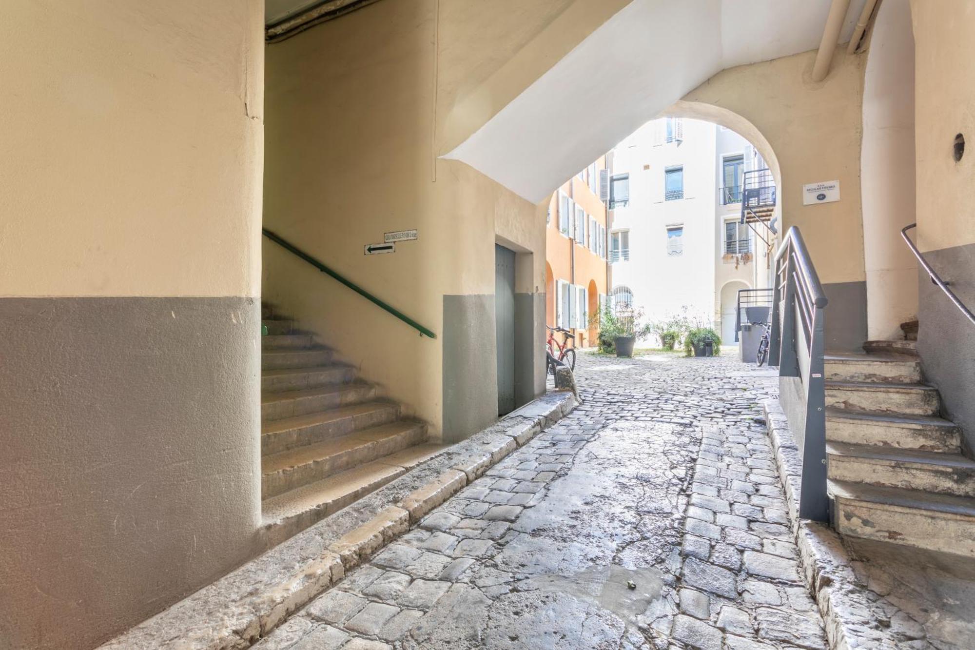 Adira Marseille Panier 2 Etoiles Apartment Exterior photo